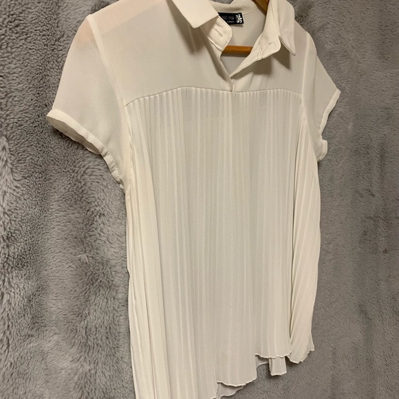 C’est Moi blouse with pearl button detail. - Picture 5 of 5